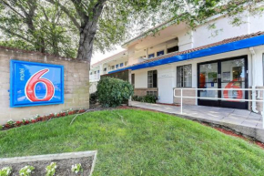 Motel 6-Pinole, CA